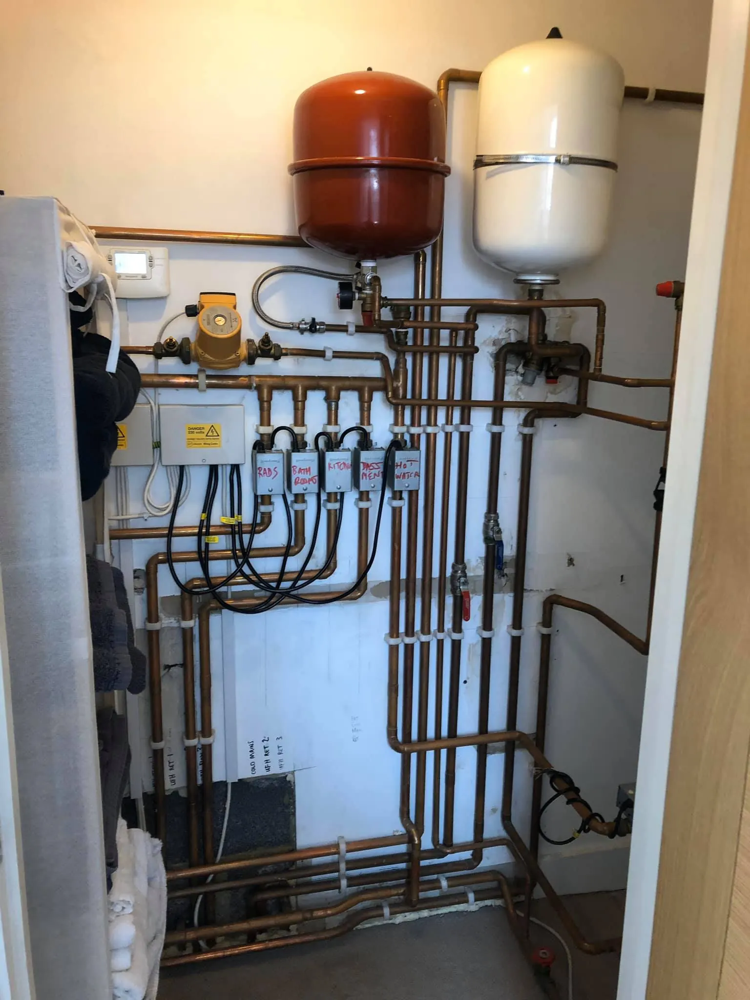 Heating controls, zone valves and expansion vessels
