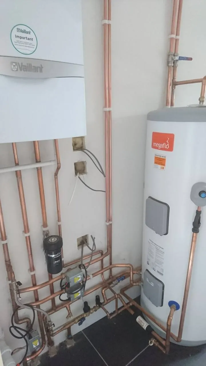 Vaillant boiler and Megaflo cylinder installed by Dave Syder